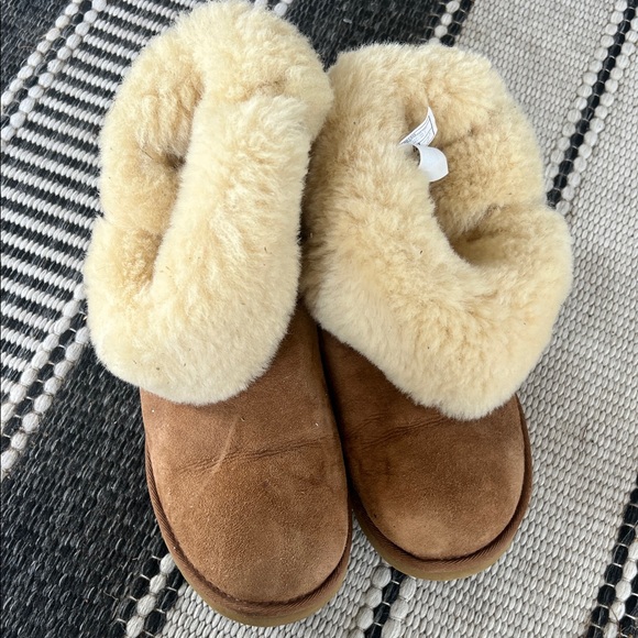 UGG Tan Shearling Lined Boots - Picture 1 of 3
